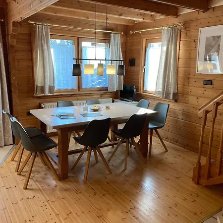 Ferienhaus In Meiserich Mit Grill, Garten Und Terrasse